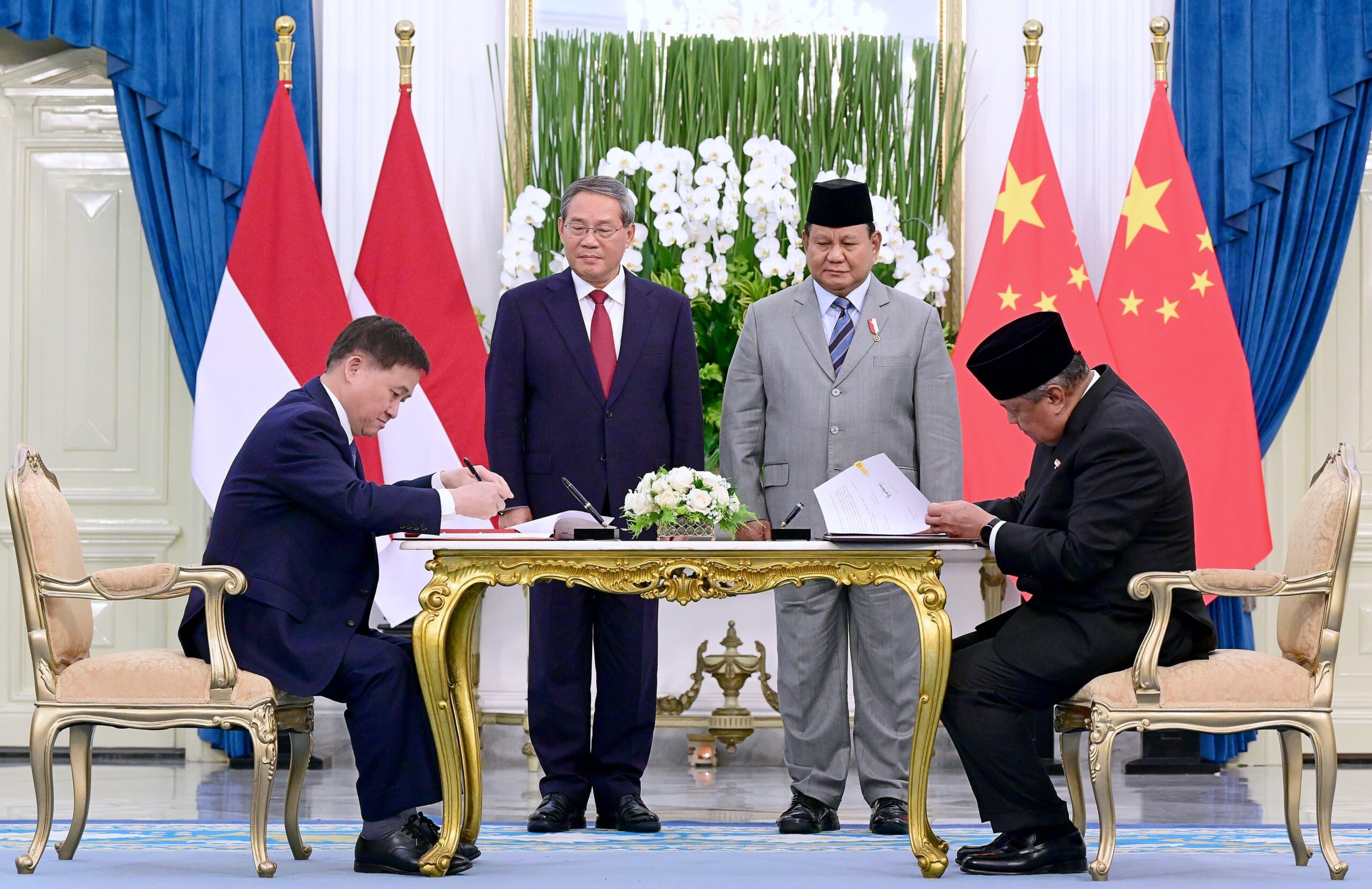 Prabowo dan Li Qiang Saksikan Penandatanganan 12 Kesepakatan Strategis RI–Tiongkok