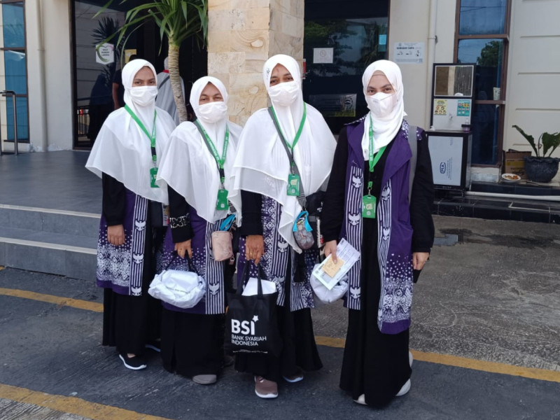 Kakak-Adik Ini Berhaji di Usia Belia Setelah Mendaftar dari Kelas 1 SD