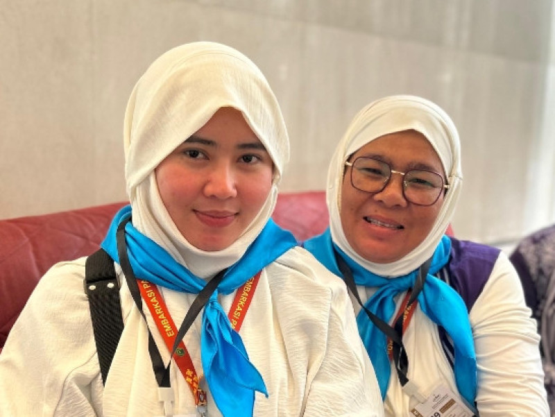 Kebahagiaan Sintia Berhaji Ditemani Duka Kehilangan Ayahnya