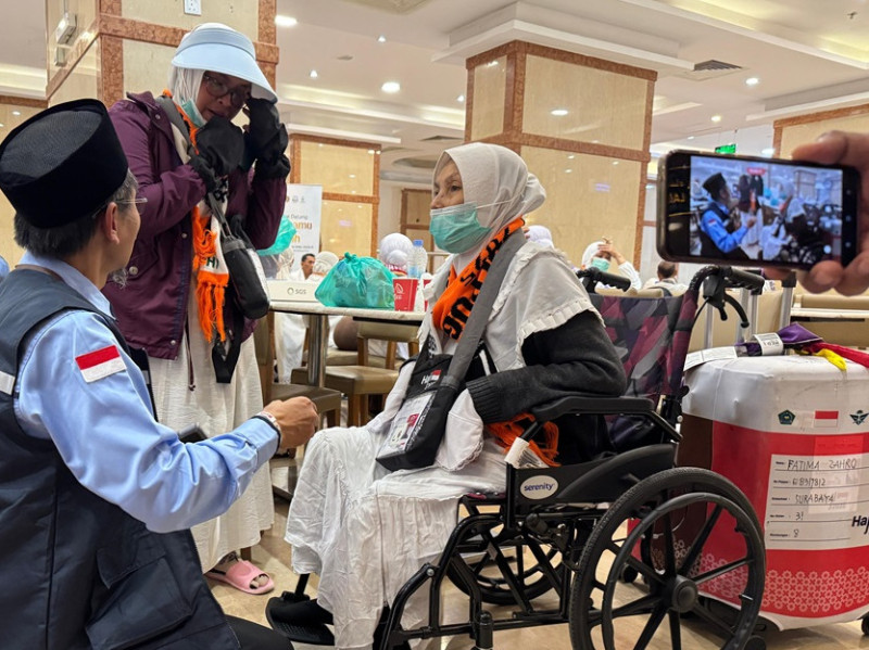 Menggali Empati dari Kisah Pendamping Jemaah Haji Lansia dan Disabilitas