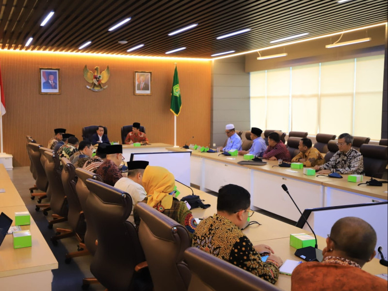 Penguatan Peran Kakanwil dan Rektor, Kunci Sukses Haji 2025: Pesan Sekjen Kemenag