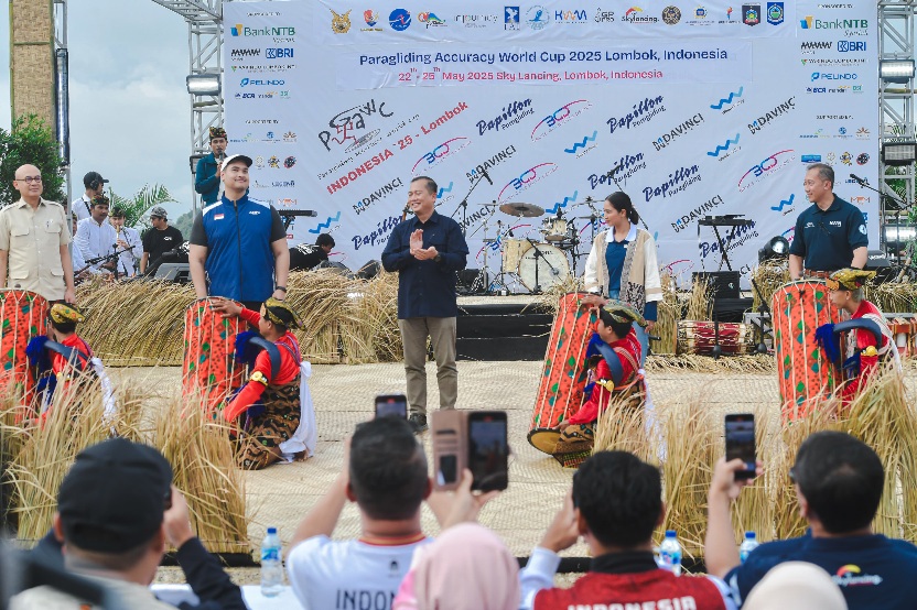 Menpora Dito Buka Paragliding Accuracy World Cup di NTB: Indonesia Siap Gelar Kejuaraan Internasional!