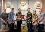 Wamenpora Taufik Ajak Kolaborasi Akademisi dan Praktisi Olahraga dalam Audiensi dengan Rektor Unnes Wamenpora Taufik Ajak Kolaborasi Akademisi dan Praktisi Olahraga dalam Audiensi dengan Rektor Unnes