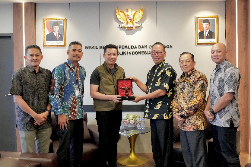 Wamenpora Taufik Ajak Kolaborasi Akademisi dan Praktisi Olahraga dalam Audiensi dengan Rektor Unnes