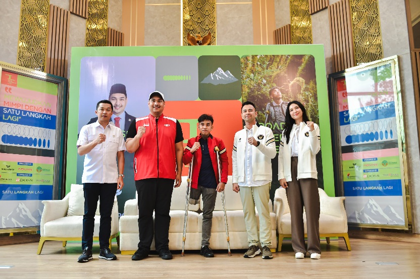 Dukung Gerakan “Satu Langkah Lagi” Anggi Wahyuda Mencapai Everest, Menpora Dito: Inspirasi Bagi Generasi Muda Indonesia