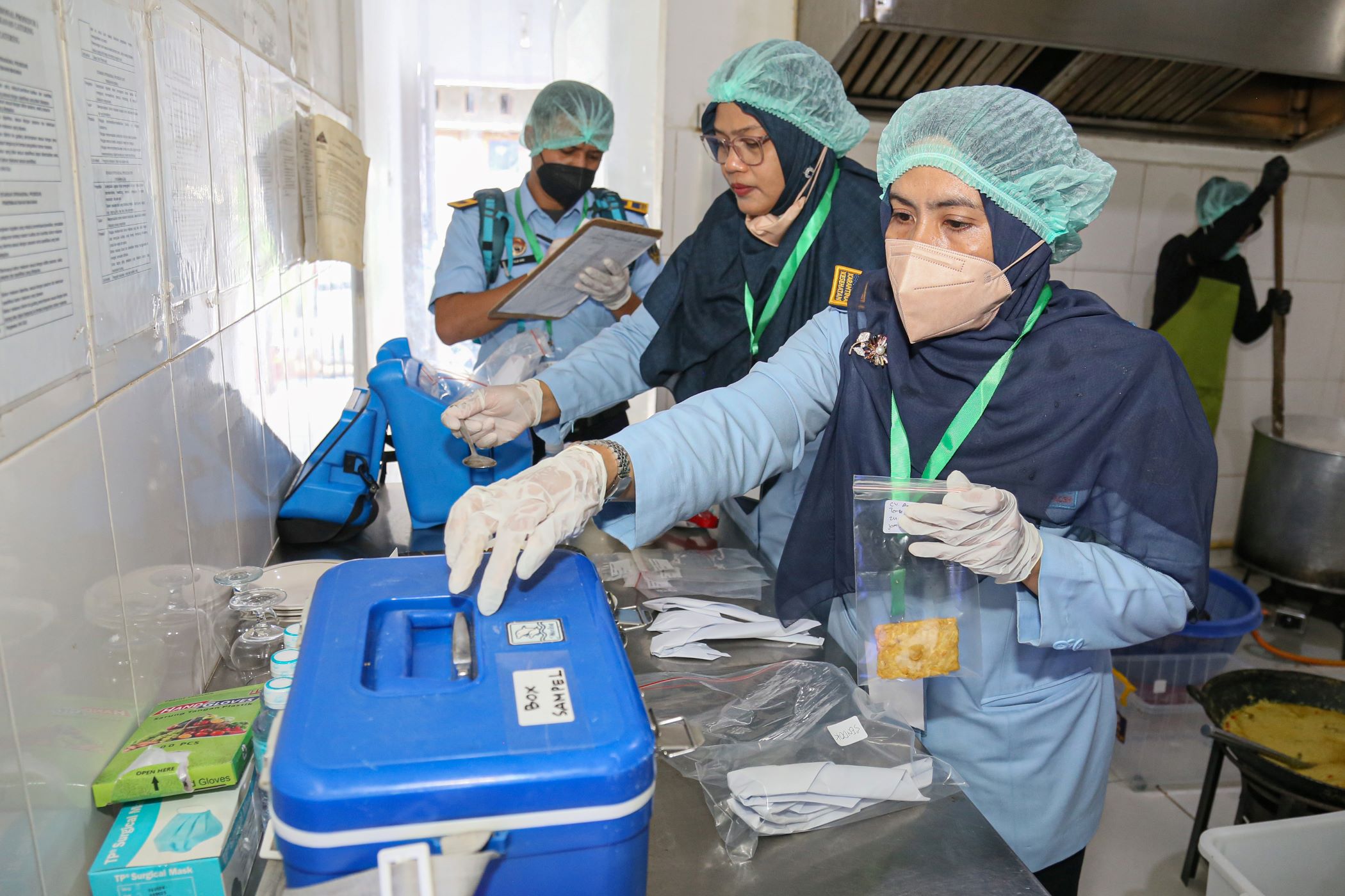 BKK Lakukan Pengecekan Harian Sampel Masakan Jemaah di Embarkasi Sesuai Standar.