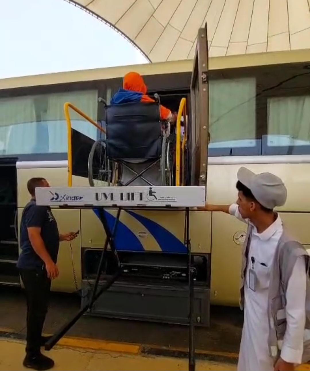 Peninjauan Layanan Bus untuk Jemaah Berkursi Roda di Bandara Jeddah