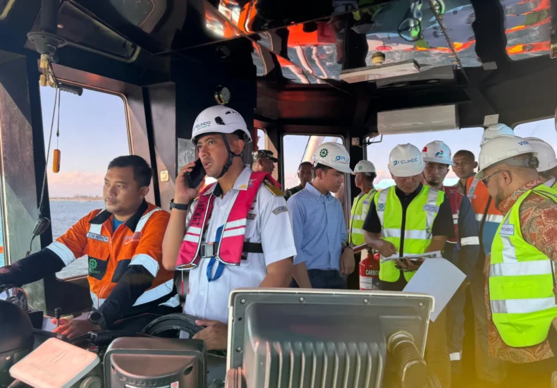 Wapres Tinjau Pendangkalan Laut dari Kapal Tunda Bunga Raflesia