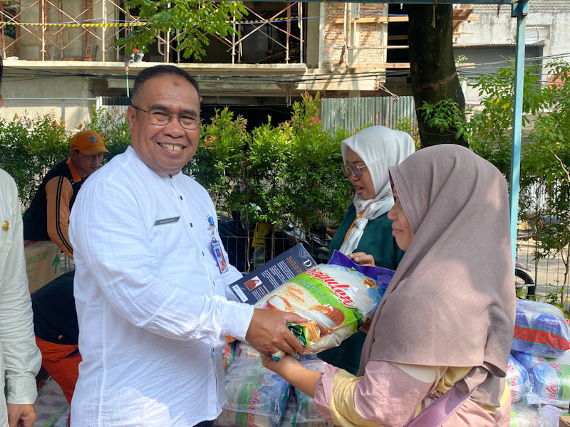 Warga Serbu Pangan Bersubsidi di RPTRA Pandawa