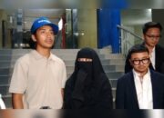 Umi Pipik dan Abidzar Serahkan Bukti ke Polisi, Apa Kasusnya? Umi Pipik dan Abidzar Serahkan Bukti ke Polisi, Apa Kasusnya?