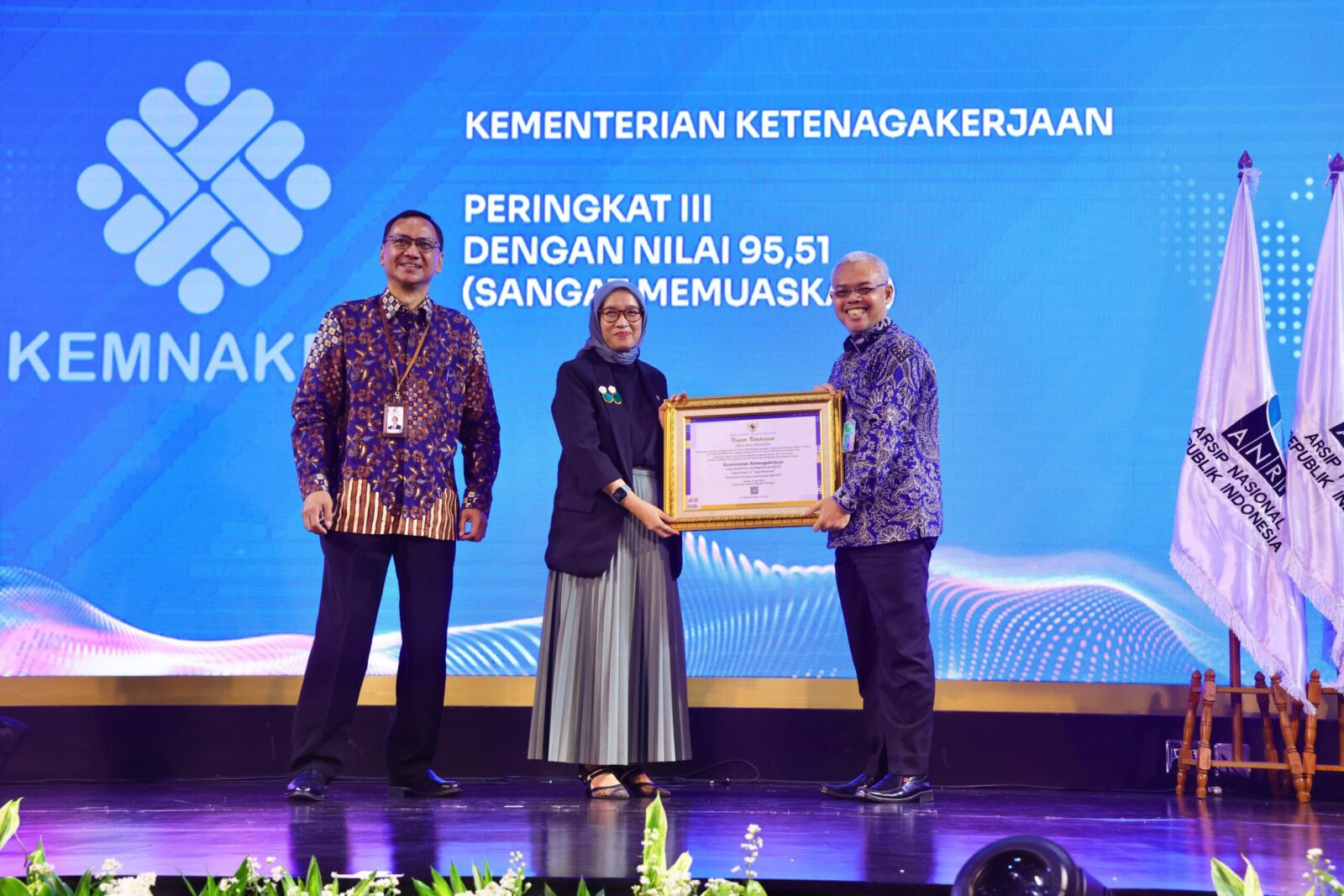 Kemnaker Raih Peringkat III Nasional Kearsipan 2024 dan Simpul Jaringan Terbaik 2025