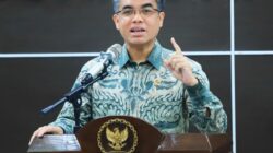 Menaker Yassierli beri keterangan soal kebijakan outsourcing dalam konferensi pers Kemnaker