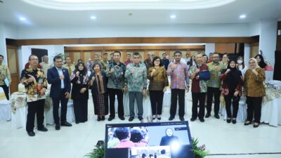 Menaker Yassierli membahas pekerjaan layak sebagai hak asasi manusia di diskusi Komnas HAM