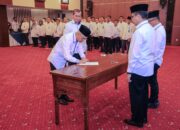 Menaker Lantik Cris Kuntadi sebagai Sekjen Kemnaker, Tegaskan Percepatan Birokrasi Modern Menaker Lantik Cris Kuntadi sebagai Sekjen Kemnaker, Tegaskan Percepatan Birokrasi Modern