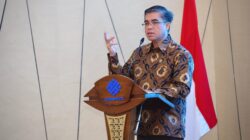 Menaker Yassierli memimpin transformasi ketenagakerjaan Indonesia melalui digitalisasi dan pelatihan vokasi.