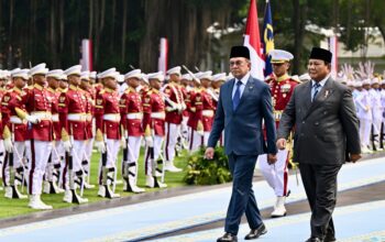 Gempita dan Penuh Hormat, Presiden Prabowo Menerima PM Malaysia Anwar Ibrahim di Istana Merdeka