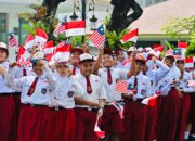 Senyum Anak Negeri di Istana: Pelajar Sambut Presiden Prabowo dan PM Anwar dengan Hangat Senyum Anak Negeri di Istana: Pelajar Sambut Presiden Prabowo dan PM Anwar dengan Hangat
