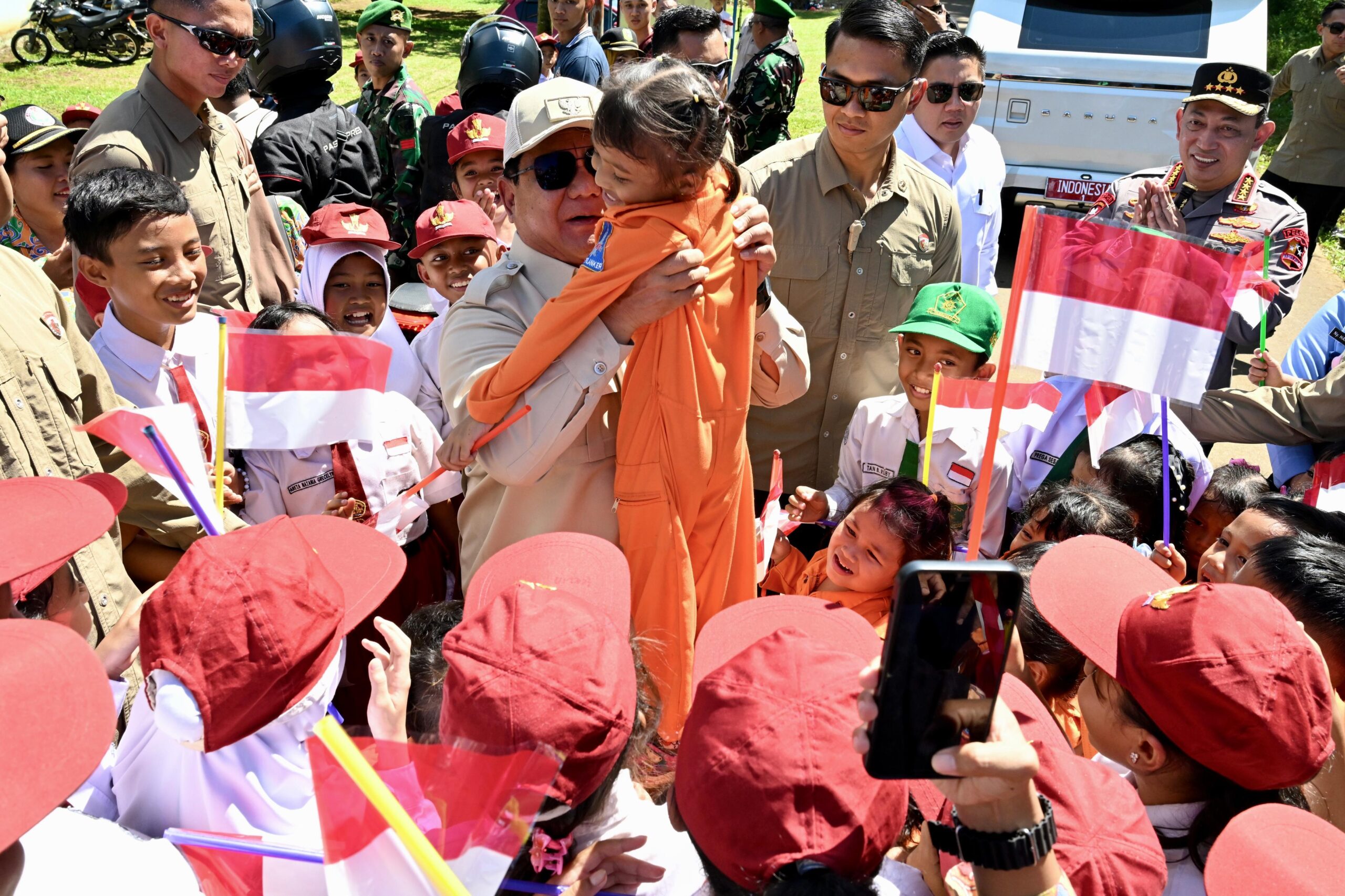 Presiden Prabowo Disambut Antusias di Bengkayang untuk Panen Raya Jagung