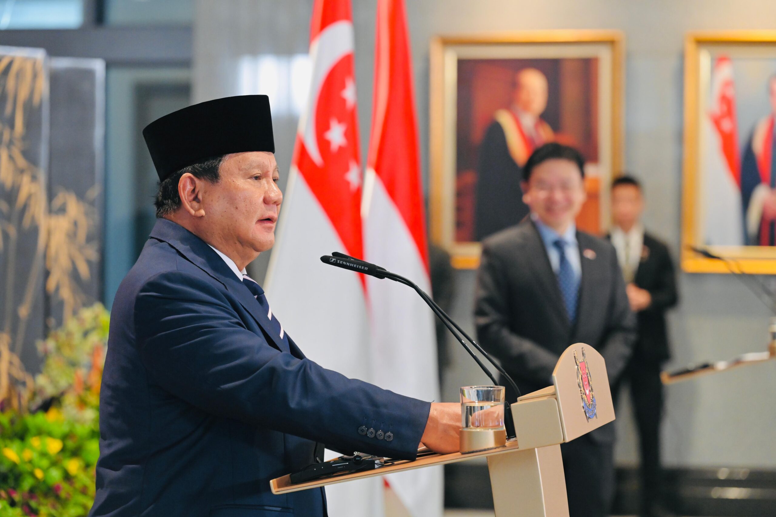 Prabowo Tegaskan Komitmen Perkuat Kerja Sama dengan Singapura di Leaders’ Retreat Pertama