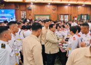 Pesan Solidaritas Presiden Prabowo: Lagu Kebangsaan Menyatukan di Unhan Pesan Solidaritas Presiden Prabowo: Lagu Kebangsaan Menyatukan di Unhan