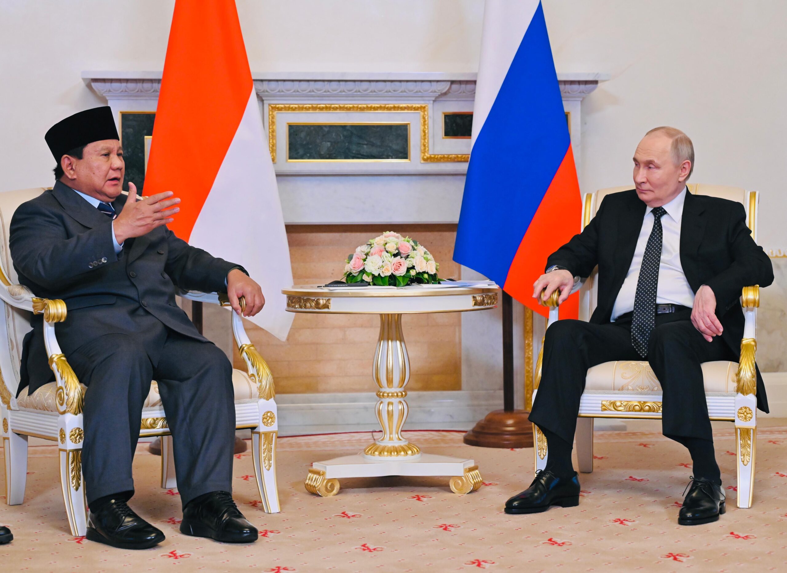Presiden Prabowo dan Presiden Putin Jalin Persahabatan di Istana Konstantinovsky