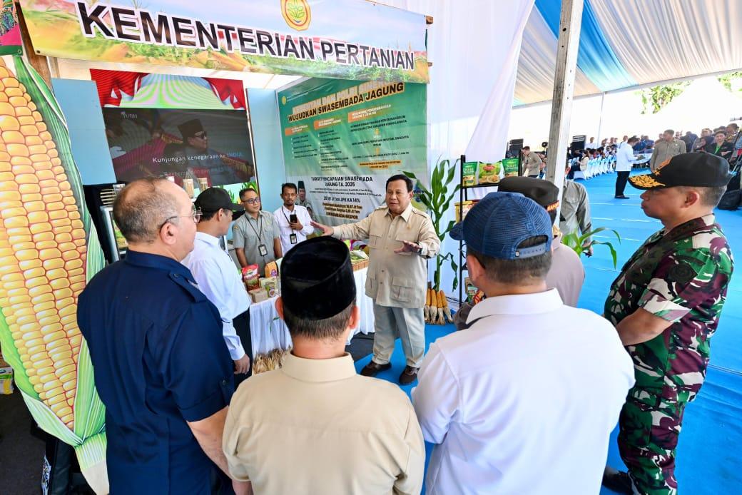 Presiden Prabowo Puji Inovasi UMKM dan Komitmen Swasembada di Stan Hilirisasi Jagung Bengkayang
