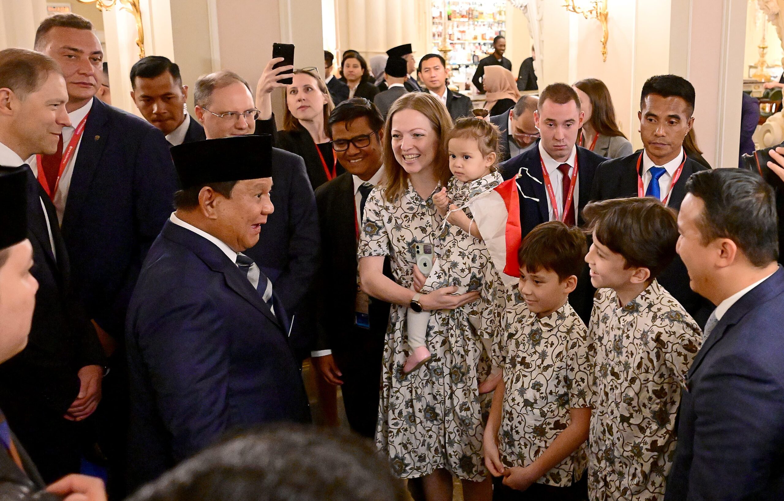 Hangat dan Meriah: Sambutan Diaspora Indonesia untuk Presiden Prabowo di St. Petersburg