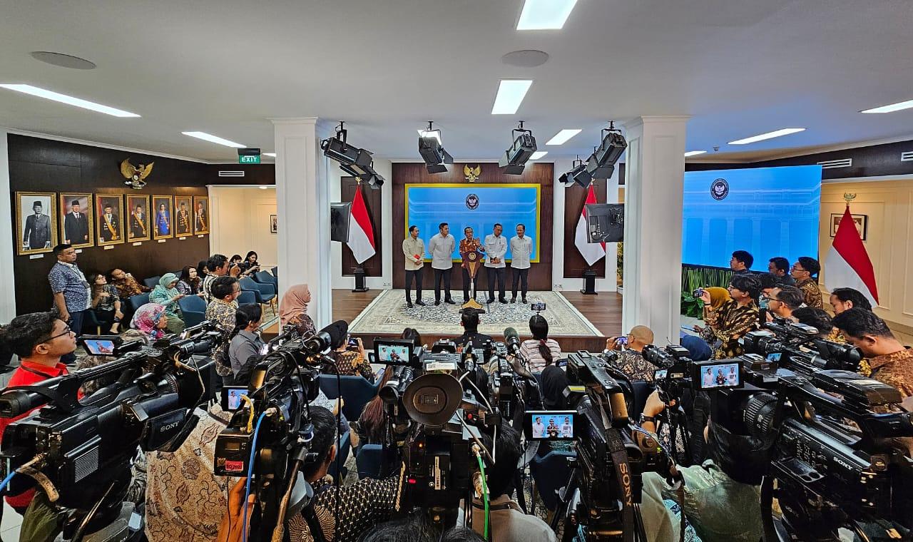 Pemerintah Cabut Empat Izin Tambang untuk Lindungi Kawasan Konservasi Raja Ampat
