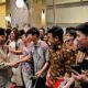 Antusiasme Warga dan Pelajar Indonesia di Singapura Menyambut Kedatangan Presiden Prabowo