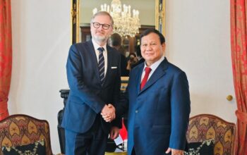 Presiden Prabowo Sambut PM Ceko Petr Fiala Saat Transit di Praha