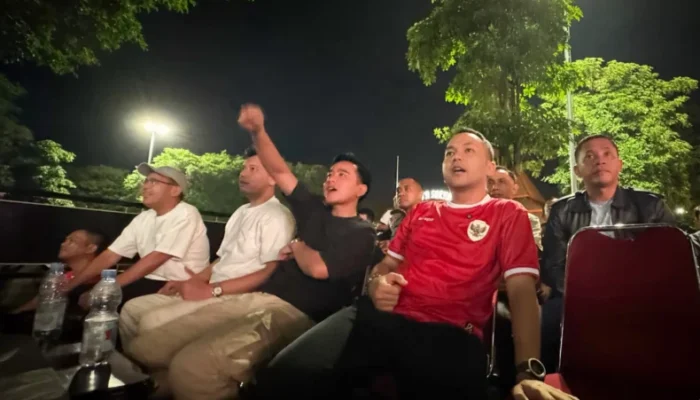 Gibran Nobar Timnas Indonesia vs China di Balai Kota Surakarta