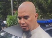 Ahmad Dhani Berikan Pesan Spesial untuk Calon Suami Alyssa Daguise di Acara Siraman Al Ghazali Ahmad Dhani Berikan Pesan Spesial untuk Calon Suami Alyssa Daguise di Acara Siraman Al Ghazali