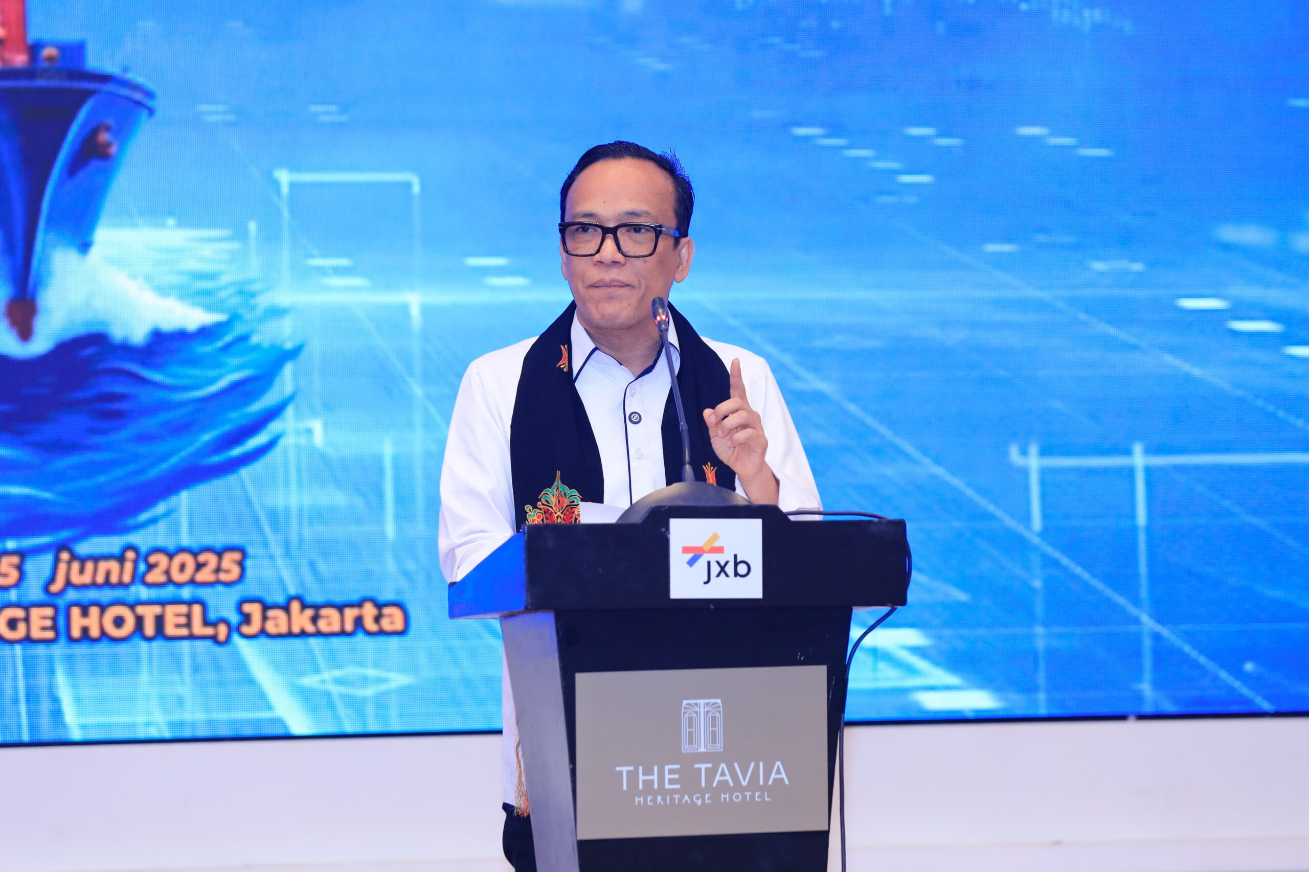 Wamenaker Tekankan Hubungan Industrial Harmonis untuk Dukung Kinerja TKBM Pelabuhan