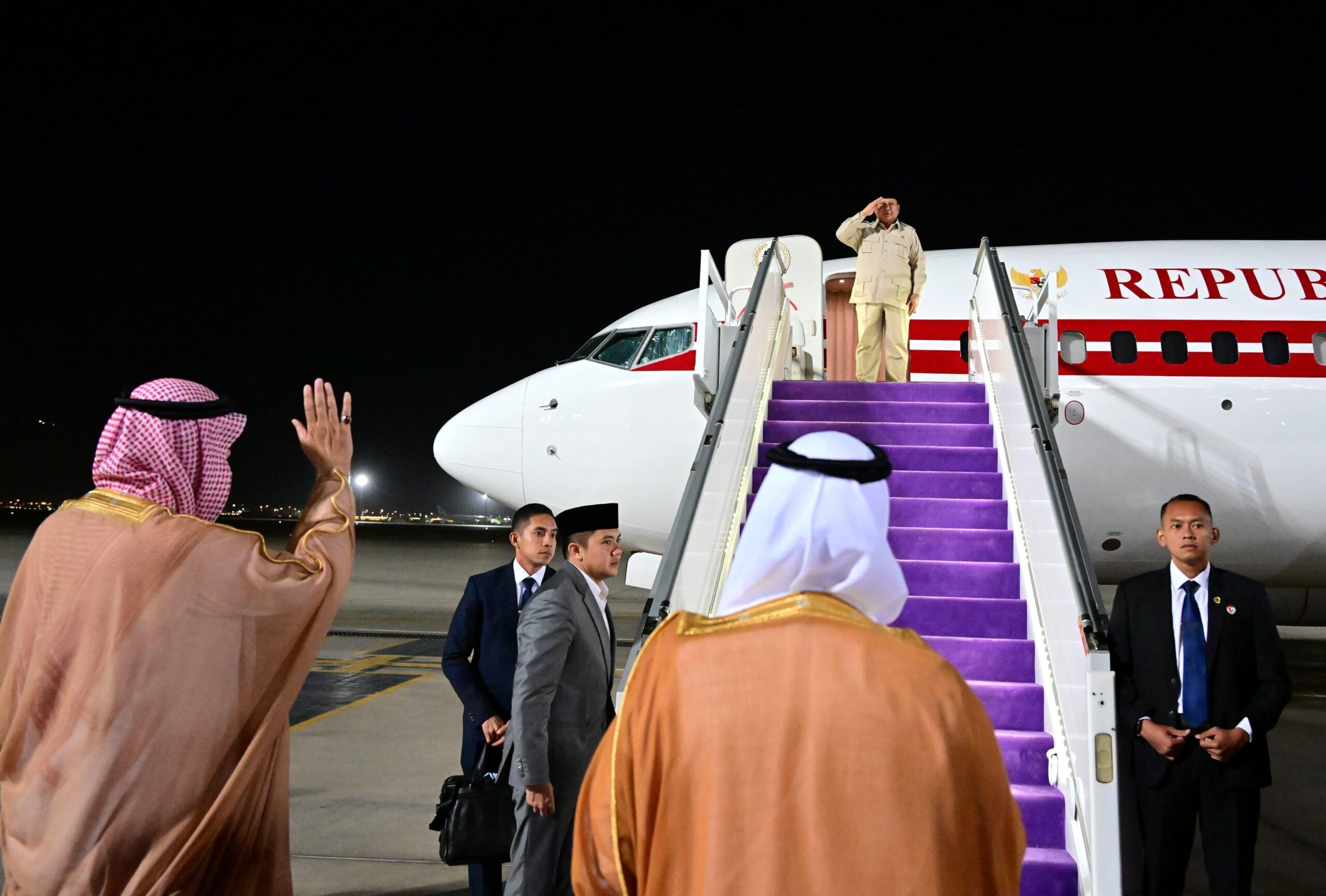 Presiden Prabowo Tinggalkan Arab Saudi Usai Kunjungan Kenegaraan, Siap Lanjutkan Lawatan ke Destinasi Berikutnya