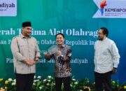 Kemenpora Gandeng Muhammadiyah Majukan Olahraga Nasional Lewat Bantuan Alat