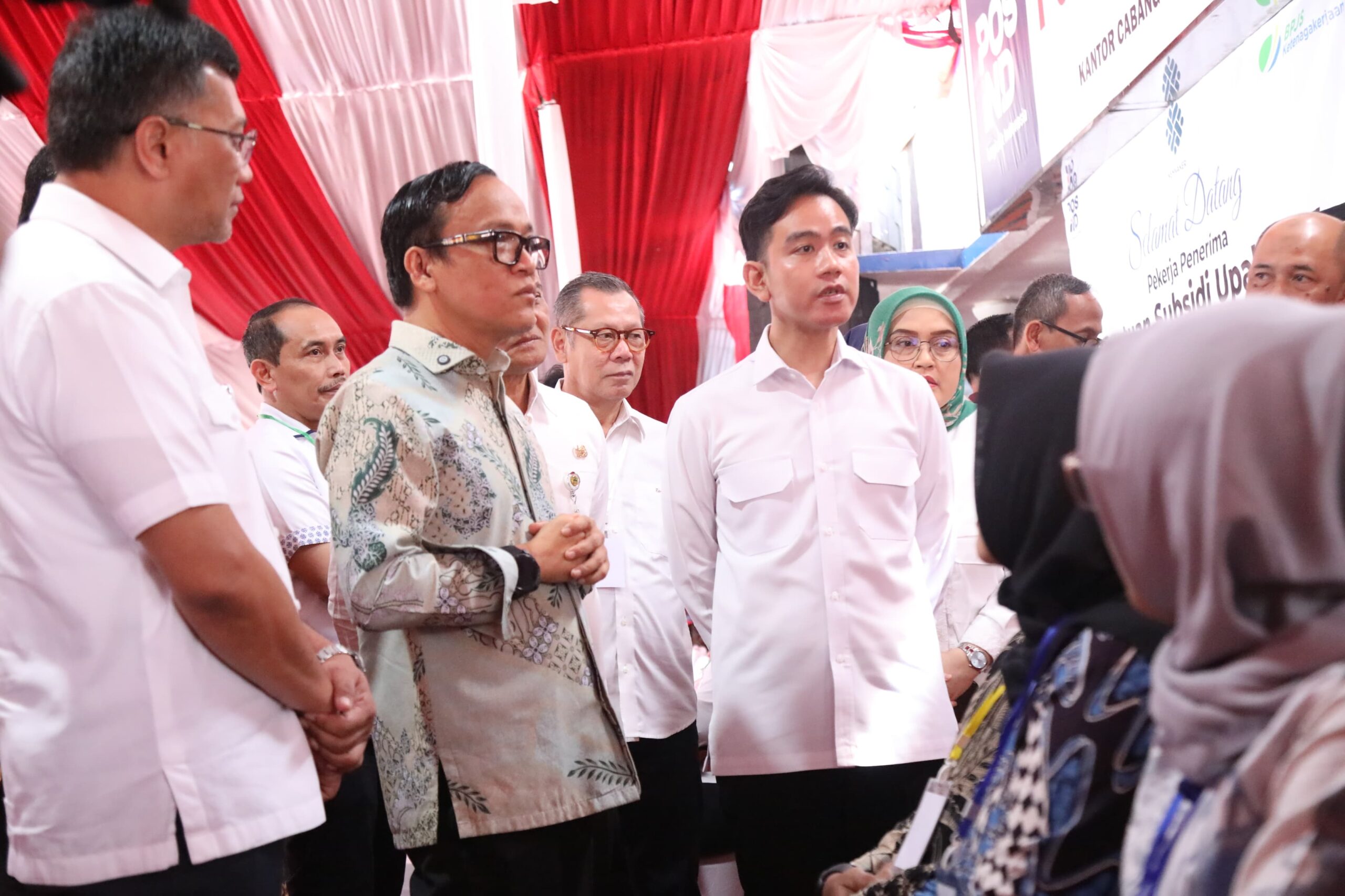 Wapres Gibran Tinjau Penyaluran BSU 2025 di Boyolali, 13,8 Juta Pekerja Sudah Terima Bantuan