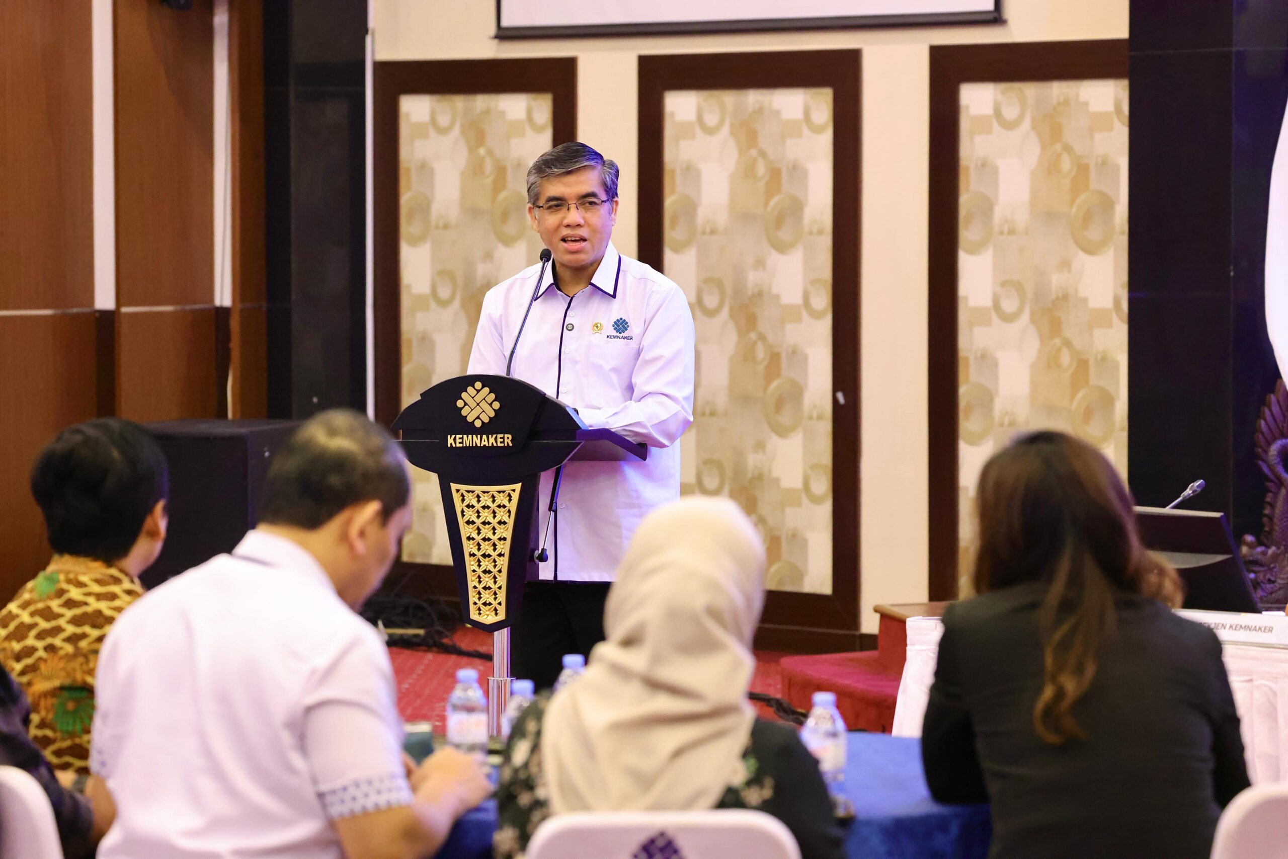 Strategi Ketenagakerjaan 2025: Menaker Yassierli Tegaskan Transformasi BLK dan SDM Unggul di Forum Pemred