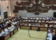 Purbaya Yakinkan DPR RI Harga BBM Subsidi Tidak Naik di 2026, DPR Tepuk Tangan